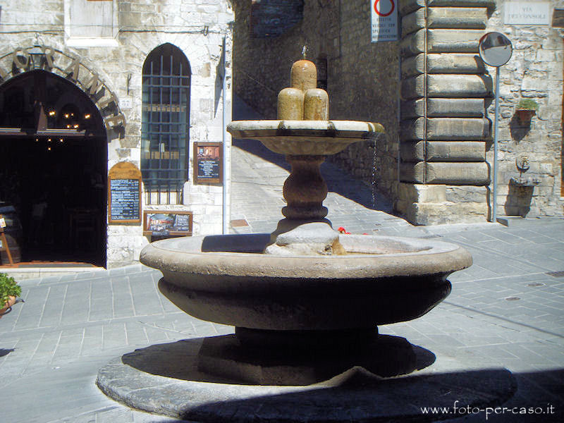 Fontana del Bargello - Ingrandisci la foto